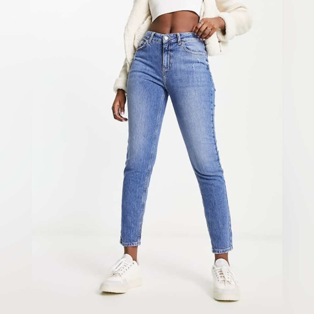 New Look High Rise Blue Jeans with Modern Design